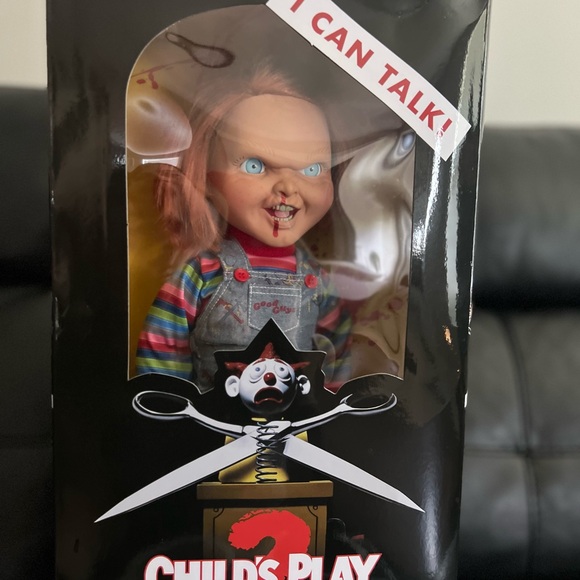 Chucky Doll in Box - Picture 3 of 8
